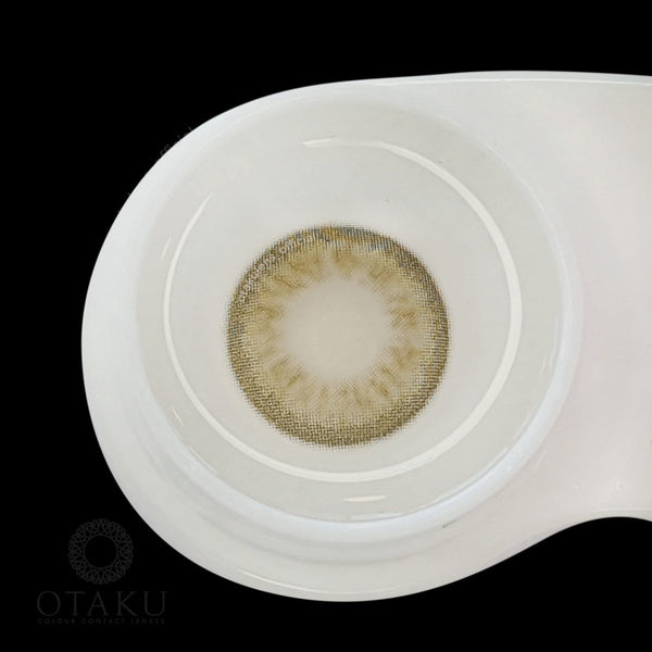 Iris Brown Hazel Otaku
