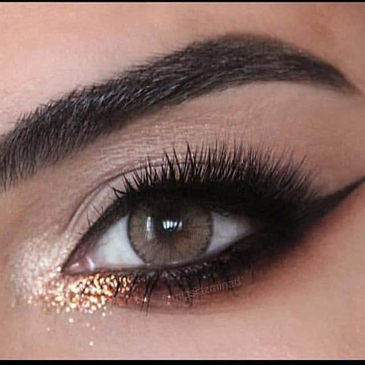 Solotica Natural Colours Ocre colored contact lenses with a warm brown-hazel finish.